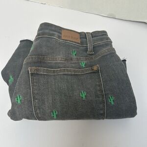 Judy Blue Hi-Rise Cactus Embroidery Gray Denim Shorts Size‎ Large Style #150111